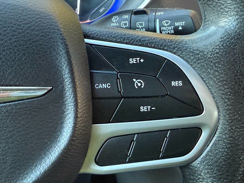 Used 2020 Chrysler Voyager Lxi image 45