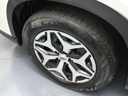 Used 2023 Subaru Forester Premium image 17