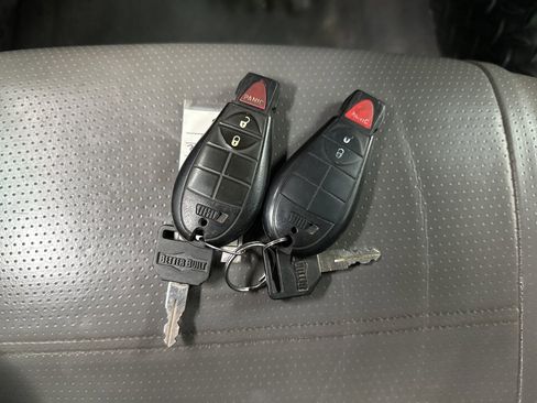 Used 2014 RAM 3500 Tradesman w/ Chrome Appearance Group image 33