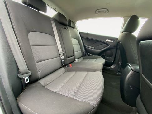Used 2018 Kia Forte LX image 14