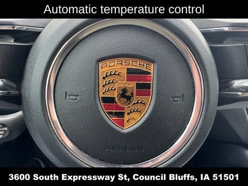 Used 2022 Porsche Macan AWD/4WD image 12