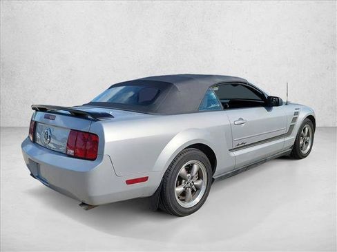Used 2007 Ford Mustang Deluxe image 5