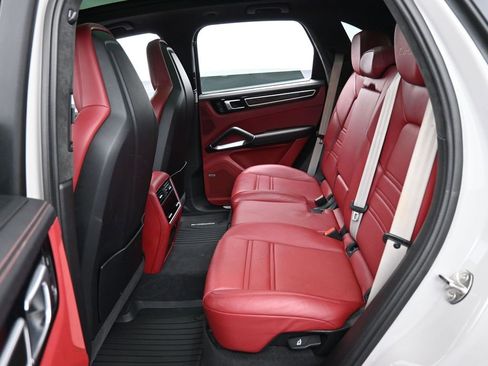 Certified 2022 Porsche Cayenne Turbo image 25