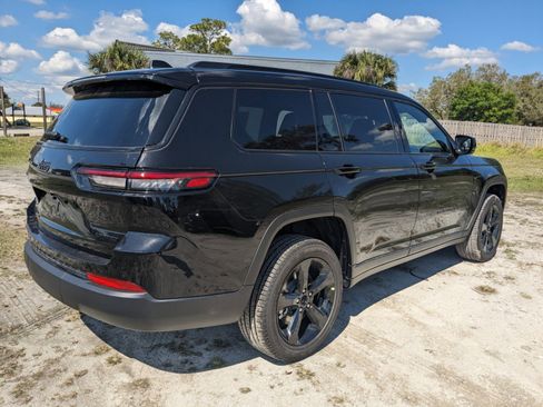New 2025 Jeep Grand Cherokee L Limited w/ Black Appearance Package RWD image 4
