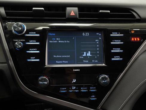 Used 2020 Toyota Camry SE FWD image 31