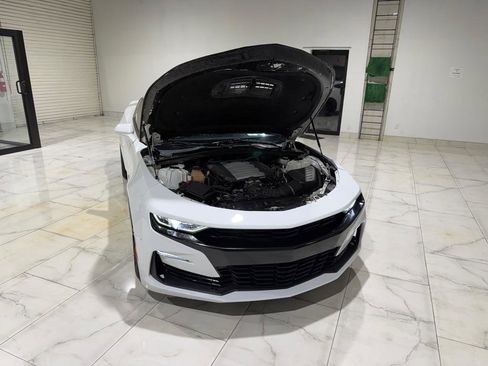 Used 2020 Chevrolet Camaro SS RWD image 4