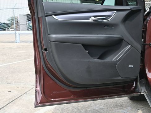 Certified 2023 Cadillac XT6 Luxury FWD image 18