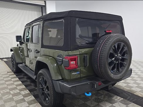 Used 2023 Jeep Wrangler Unlimited Sahara w/ Cold Weather Group AWD/4WD image 7