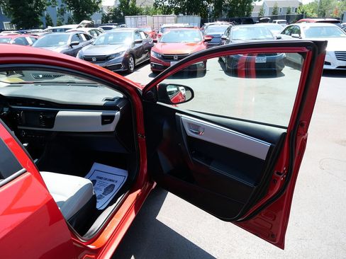 Used 2016 Toyota Corolla LE FWD image 22