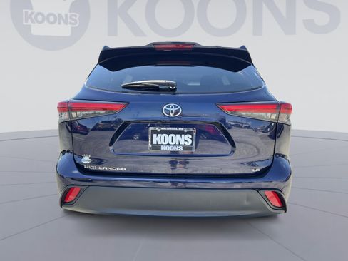 Used 2023 Toyota Highlander LE FWD image 15