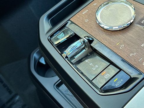 Used 2023 BMW iX M60 image 25