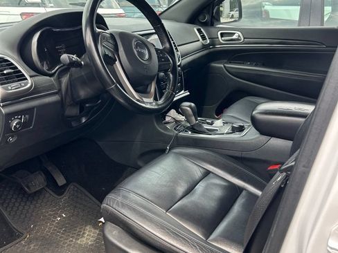 Used 2019 Jeep Grand Cherokee Limited AWD/4WD image 10