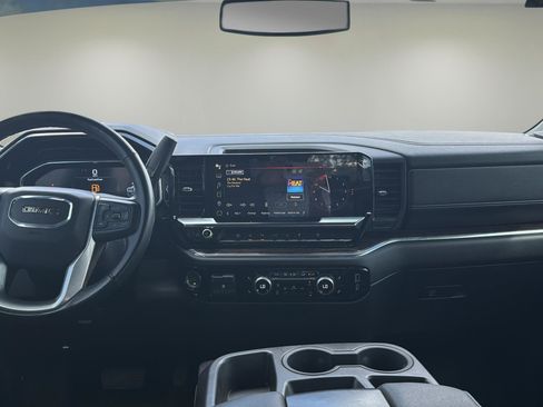 Used 2024 GMC Sierra 3500 SLE image 9