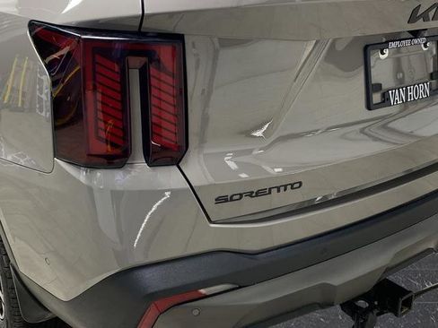 Used 2025 Kia Sorento SX image 35