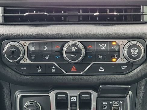 Certified 2024 Jeep Wrangler Unlimited Sport AWD/4WD image 29