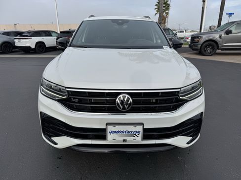 Used 2023 Volkswagen Tiguan SE R-Line image 3
