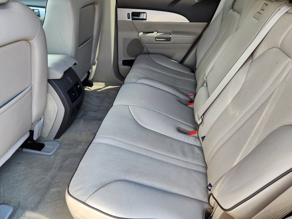 Used 2011 Lincoln MKX 2WD w/ 101A Rapid Spec Order Code image 19