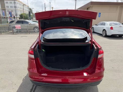 Used 2019 Ford Fusion SE FWD image 24