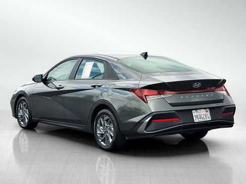 Used 2024 Hyundai Elantra SEL FWD image 6