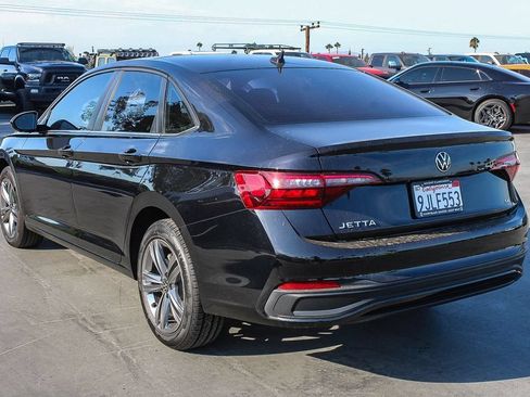 Used 2023 Volkswagen Jetta SE FWD image 7