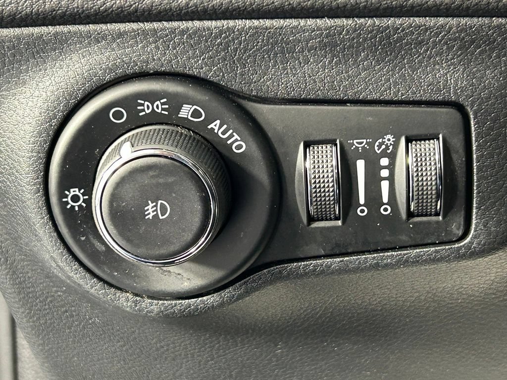 Used 2021 Jeep Compass Latitude w/ Convenience Group AWD/4WD image 26