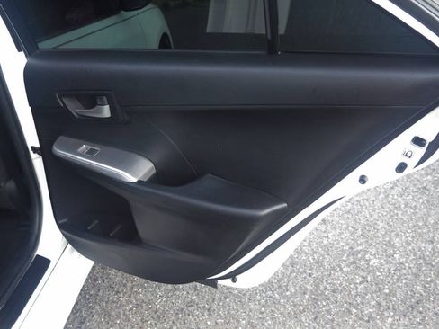 Used 2013 Toyota Camry SE FWD image 19