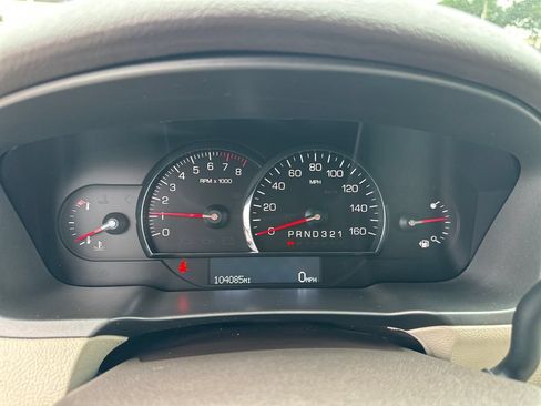 Used 2008 Cadillac DTS w/ Sun And Sound Package FWD image 16