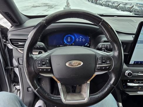 Used 2020 Ford Explorer Platinum w/ Premium Technology Package image 31