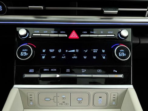 Used 2024 Hyundai Santa Fe Calligraphy AWD/4WD image 26