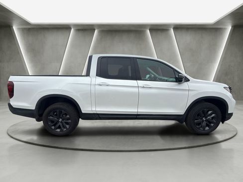 Used 2025 Honda Ridgeline Sport image 5