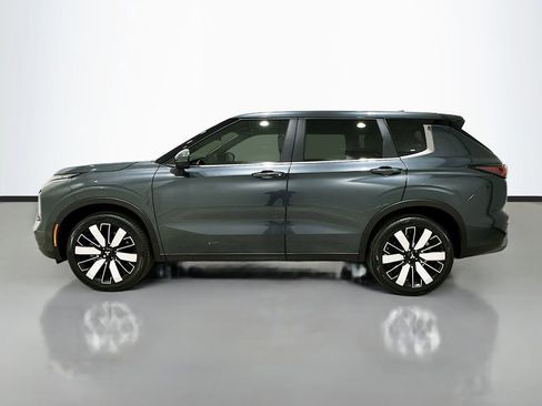 Used 2025 Mitsubishi Outlander SE FWD image 4