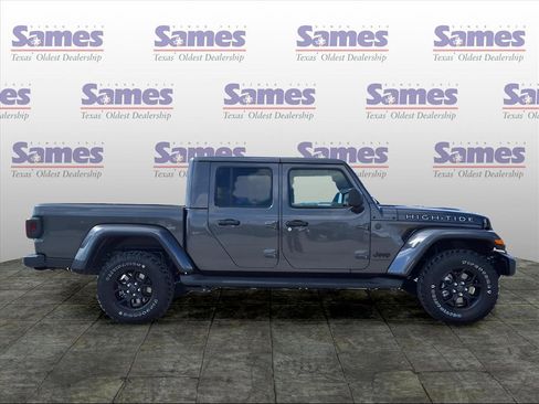 New 2025 Jeep Gladiator High Tide image 3