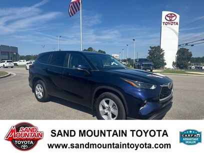 Used 2023 Toyota Highlander LE