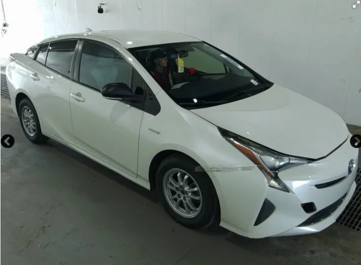 Used 2016 Toyota Prius Two FWD image 1