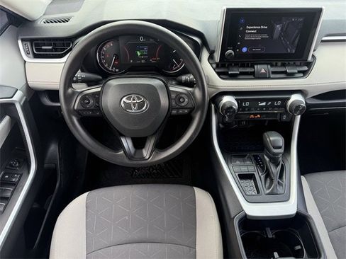 Used 2025 Toyota RAV4 XLE image 12
