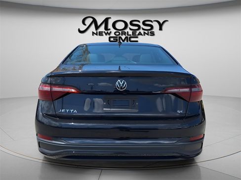 Used 2024 Volkswagen Jetta SE image 6