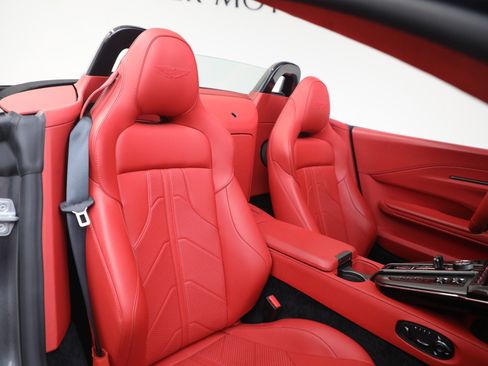 Used 2026 Aston Martin V8 Vantage Roadster image 35