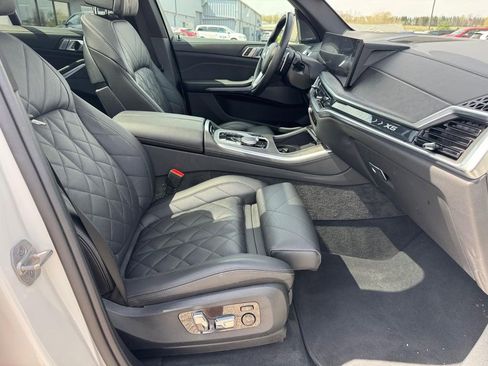 Used 2024 BMW X5 xDrive40i w/ Premium Package AWD/4WD image 8