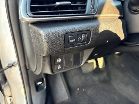 Used 2019 Honda Accord LX image 18