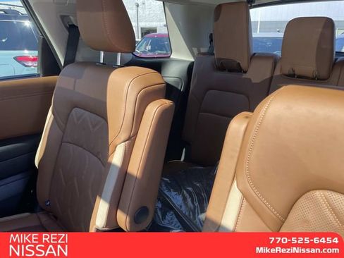New 2026 Nissan Pathfinder Platinum AWD/4WD image 10