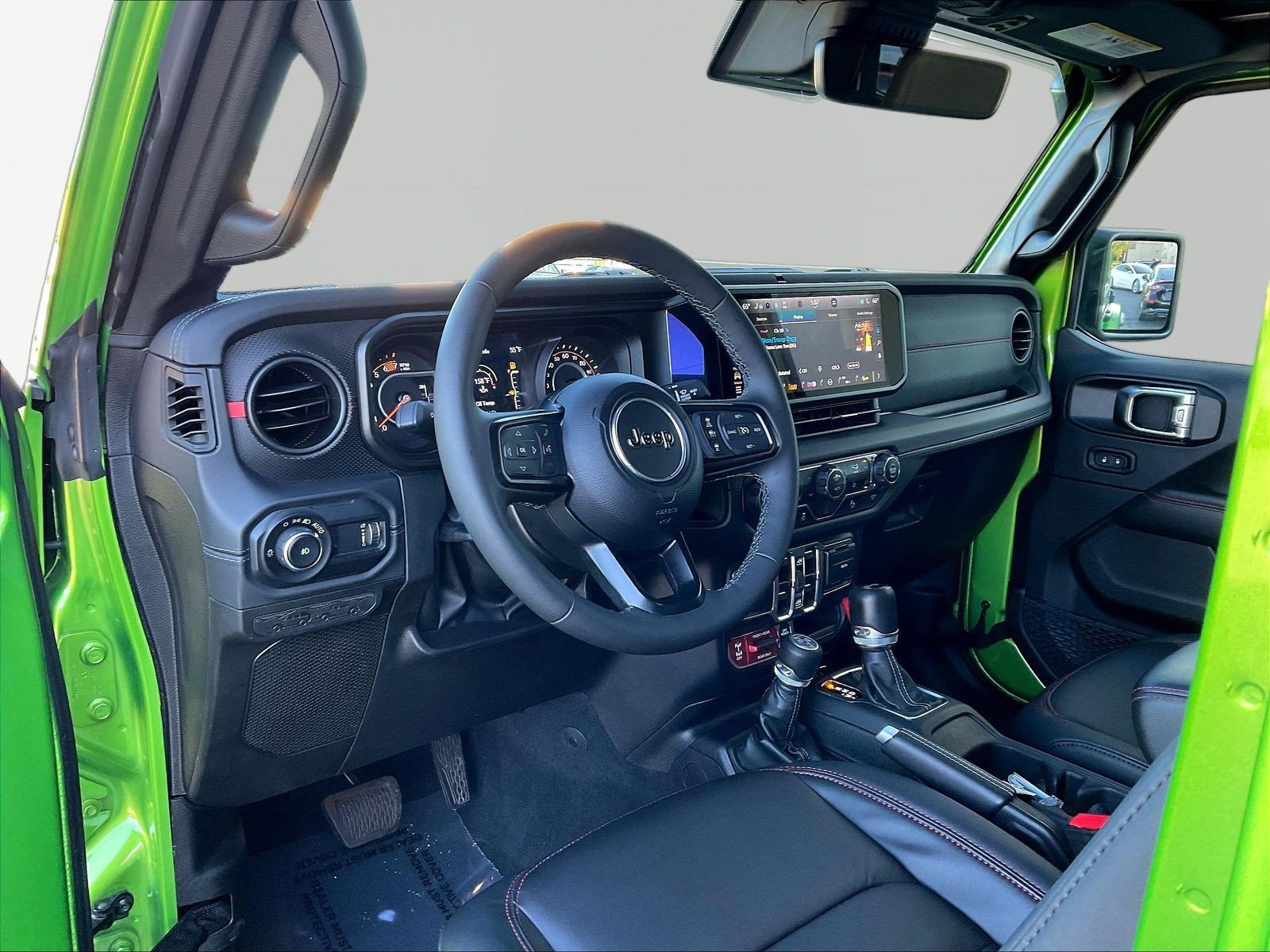 Used 2025 Jeep Wrangler Unlimited Rubicon AWD/4WD image 17