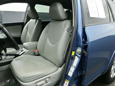 Used 2011 Toyota RAV4 Limited image 12