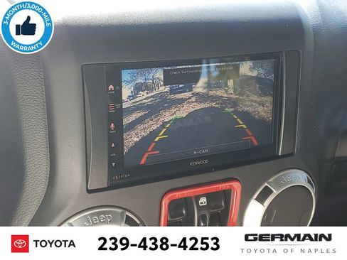 Used 2018 Jeep Wrangler Unlimited Sahara w/ Connectivity Group image 26