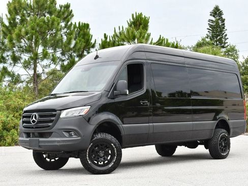 Used 2024 Mercedes-Benz Sprinter 2500 image 25