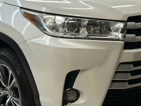 Used 2017 Toyota Highlander Plus image 6