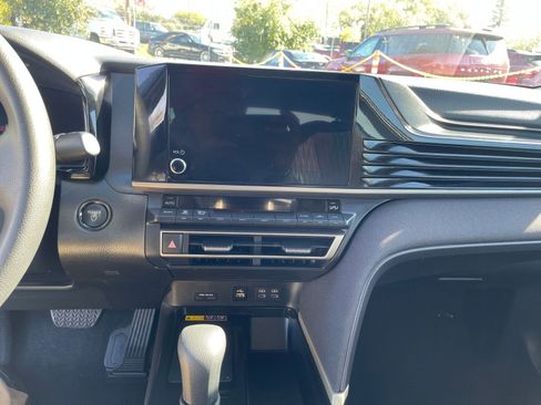 Used 2025 Toyota Camry LE image 18