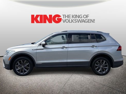 Certified 2023 Volkswagen Tiguan SE FWD image 2