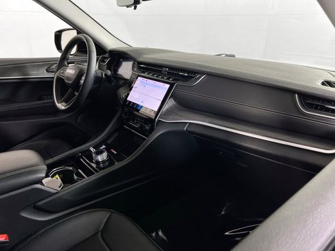 Used 2023 Jeep Grand Cherokee L Limited w/ Luxury Tech Group II image 29