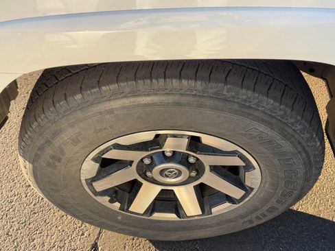 Certified 2024 Toyota 4Runner TRD Off-Road image 6