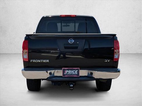 Used 2016 Nissan Frontier SV image 5